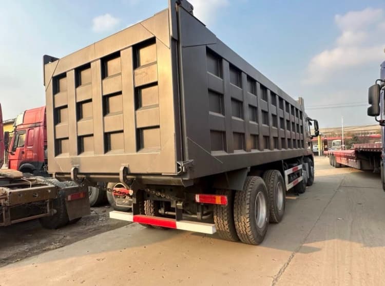 Reman Howo TX 400 12 Wheel Tipper Truck 3 Chinese Tipper Reman Howo TX 400 12 Wheel Truck