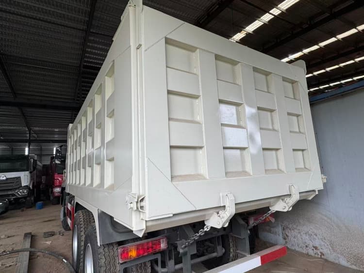 Reman Howo NX 10 Wheeler Dump Truck 5 Reman Sino Howo NX 10 Wheeler Dump Truck for Sale Price